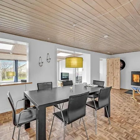 3 Bedroom Gorgeous In بيت للعطل Ringkøbing
